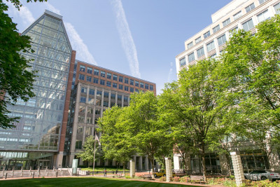 landscape perspective view of USPTO Madison West and soaring glass atrium.