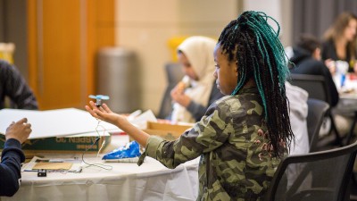 Students work on solar powered motors at 2018 Engineers Week program at USPTO.